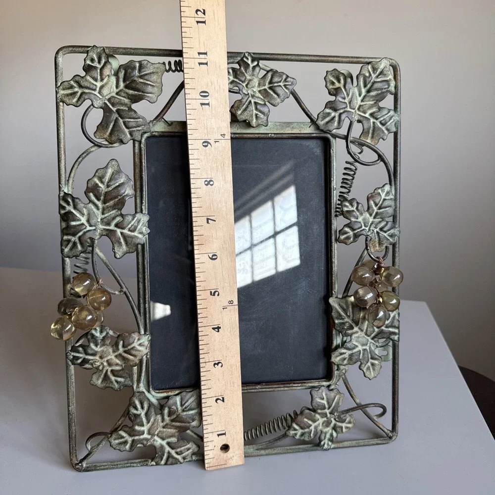 Vintage Verde Green Metal Ivy Leaf Grapes Photo Frame Fits 7.5